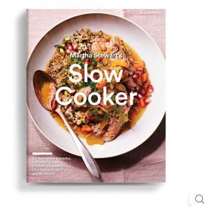Martha Stewart's Slow Cooker Recipe Book‎